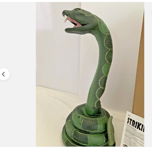 71” Bendable Animated Striking Cobra Snake Prop #4349 Halloween Decor Home Depot - Picture 4 of 6